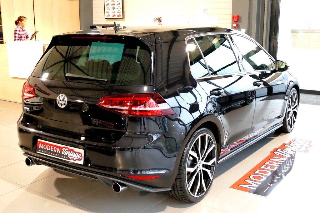 Volkswagen Golf VII GTI Performance 230cv DSG 12