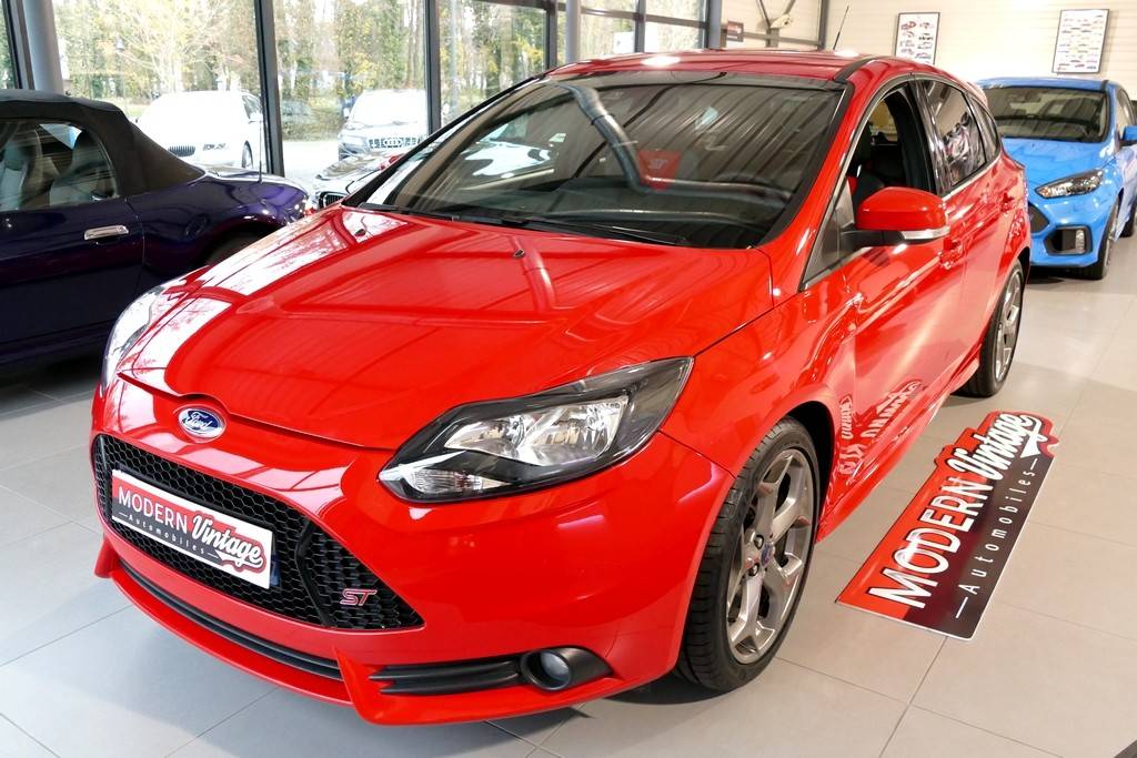 Ford Focus ST 2.0 Ecoboost 250cv Ford Focus ST 2.0 Ecoboost 250cv