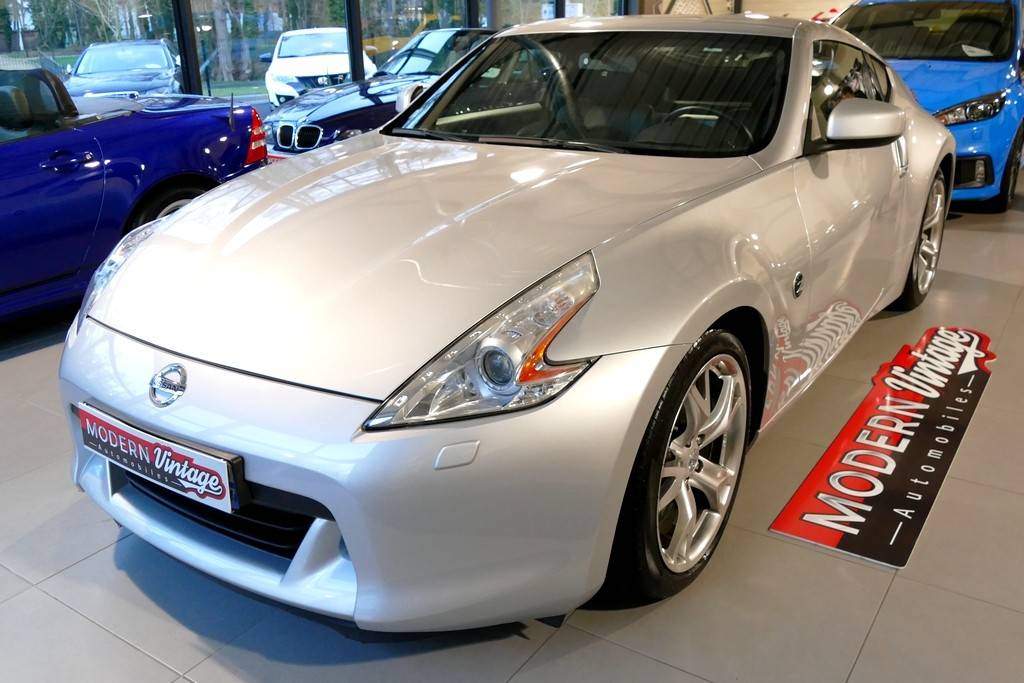 Nissan 370Z Coupe 3.7 V6 328cv BVA 7 Pack Nissan 370Z Coupe 3.7 V6 328cv BVA 7 Pack