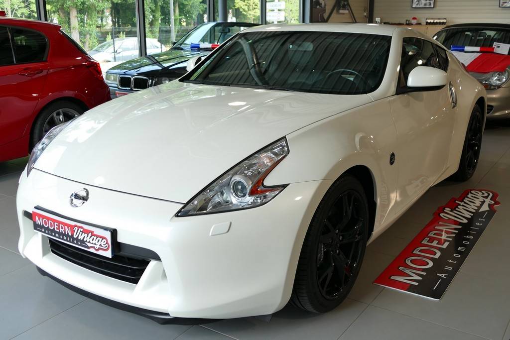 Nissan 370Z Coupe 3.7 V6 328 Pack Nissan 370Z Coupe 3.7 V6 328 Pack