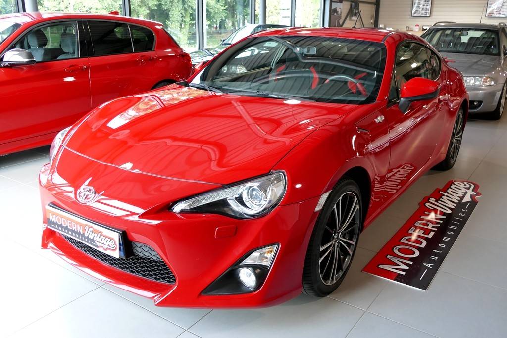 Toyota GT 86 2.0 D-4S 200cv Toyota GT 86 2.0 D-4S 200cv