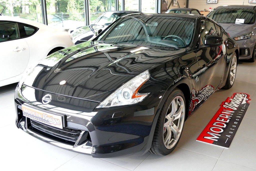 Nissan 370Z Coupe 3.7 V6 328cv Pack Nissan 370Z Coupe 3.7 V6 328cv Pack