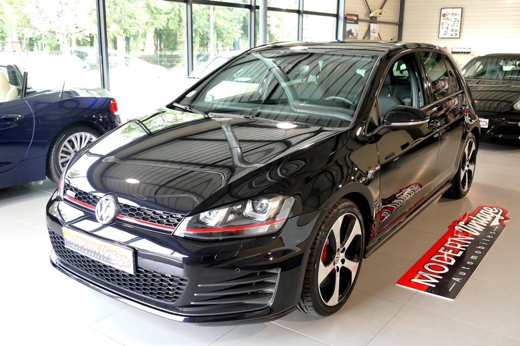 Volkswagen Golf VII GTI Performance 230