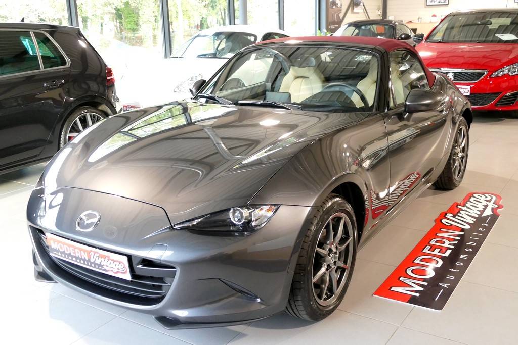 Mazda MX-5 Skyactiv-G 1.5 131 Sakura Mazda MX-5 Skyactiv-G 1.5 131 Sakura