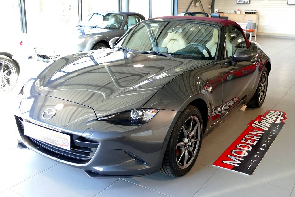 Mazda MX-5 Roadster 1.5 131 Sakura Mazda MX-5 Roadster 1.5 131 Sakura