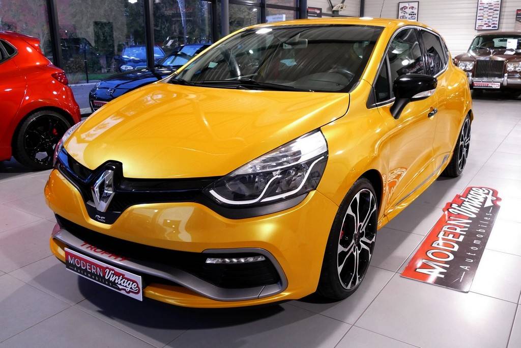 Renault Clio IV RS Trophy EDC 220