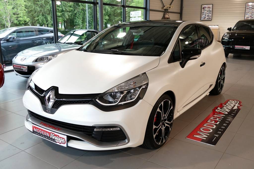 Renault Clio RS 1.6 TCe Trophy EDC 220cv Renault Clio RS 1.6 TCe Trophy EDC 220cv