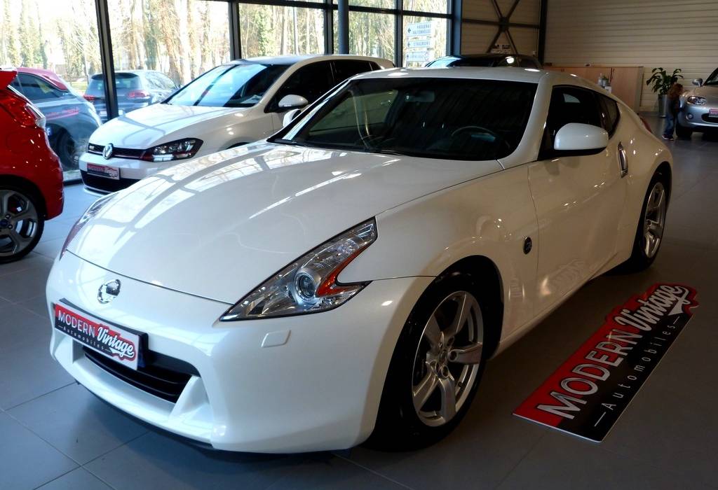 Nissan 370Z Coupe 3.7 V6 328cv Nissan 370Z Coupe 3.7 V6 328cv