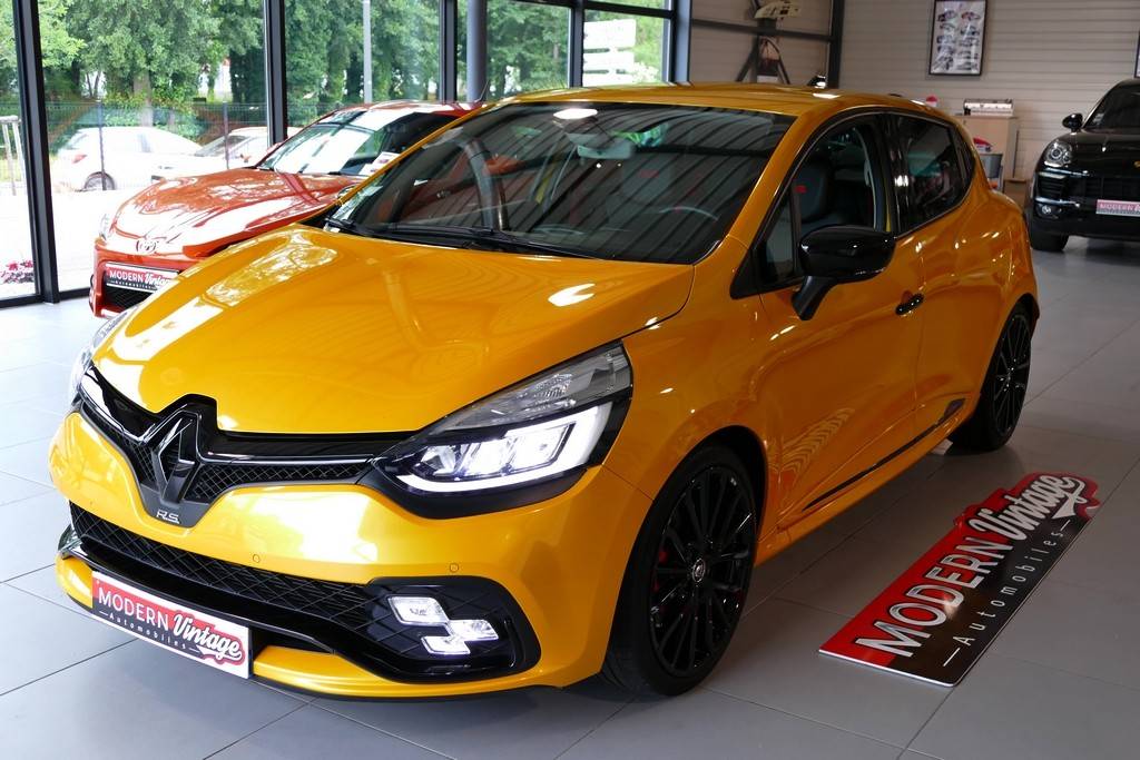 Renault Clio 4 RS Trophy 220 EDC