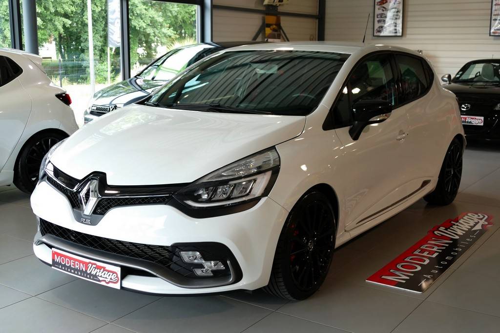 Renault Clio 4 RS Trophy 220 EDC