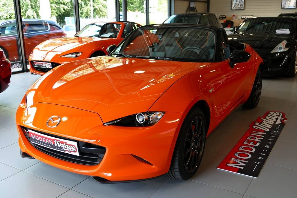 Mazda MX-5 Roadster 2.0 184 30th Anniversary 192/3200 Mazda MX-5 Roadster 2.0 184 30th Anniversary 192/3200