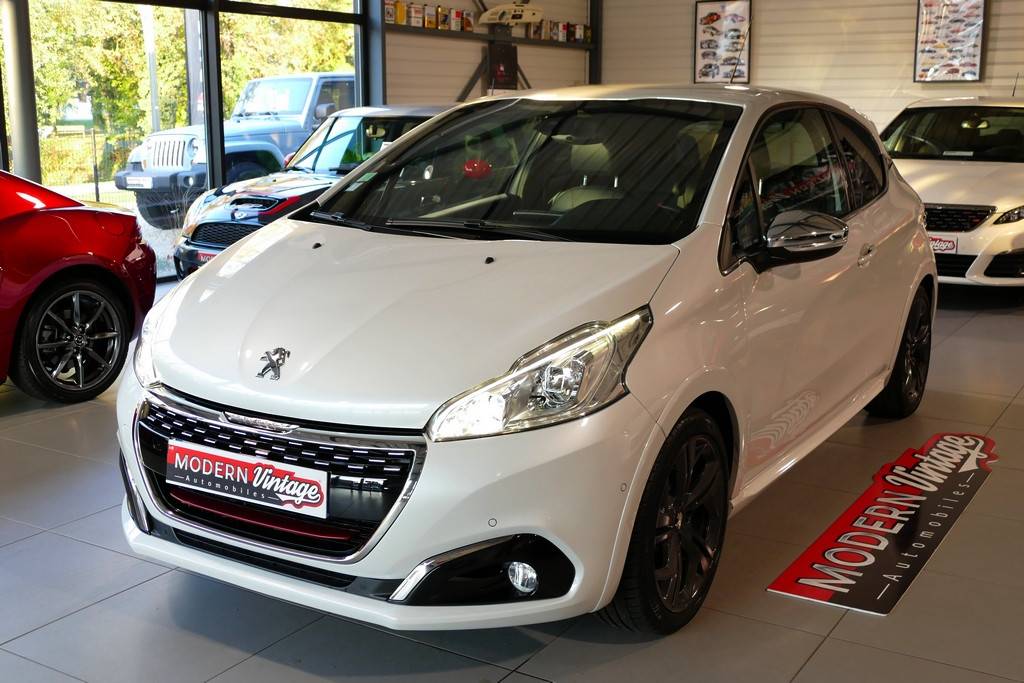 Peugeot 208 GTi 1.6 THP 208 Facelift Peugeot 208 GTi 1.6 THP 208 Facelift