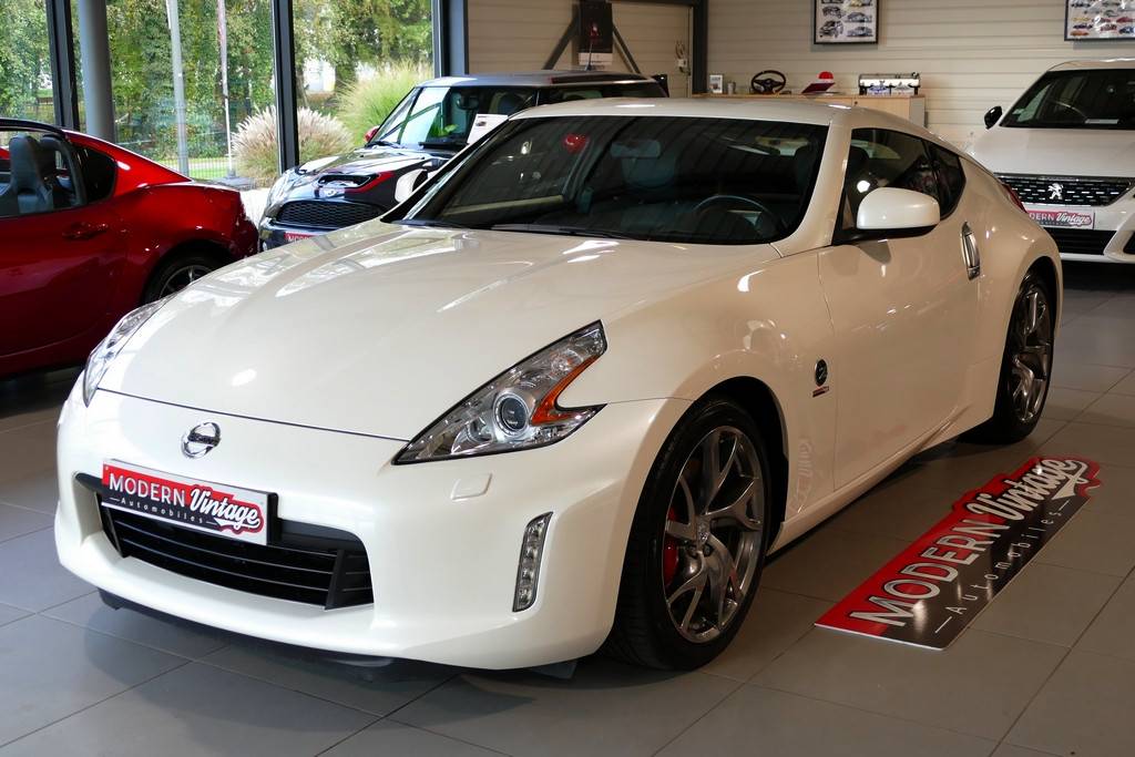 Nissan 370Z Coupe 3.7 V6 328cv Pack Nissan 370Z Coupe 3.7 V6 328cv Pack