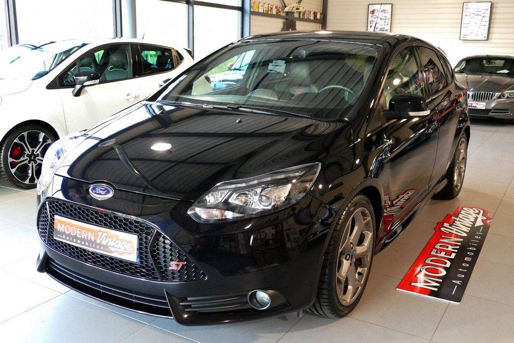 Ford Focus ST 2.0 Ecoboost 250cv Ford Focus ST 2.0 Ecoboost 250cv