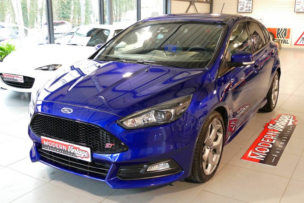 Ford Focus ST 2.0 Ecoboost 250cv Ford Focus ST 2.0 Ecoboost 250cv