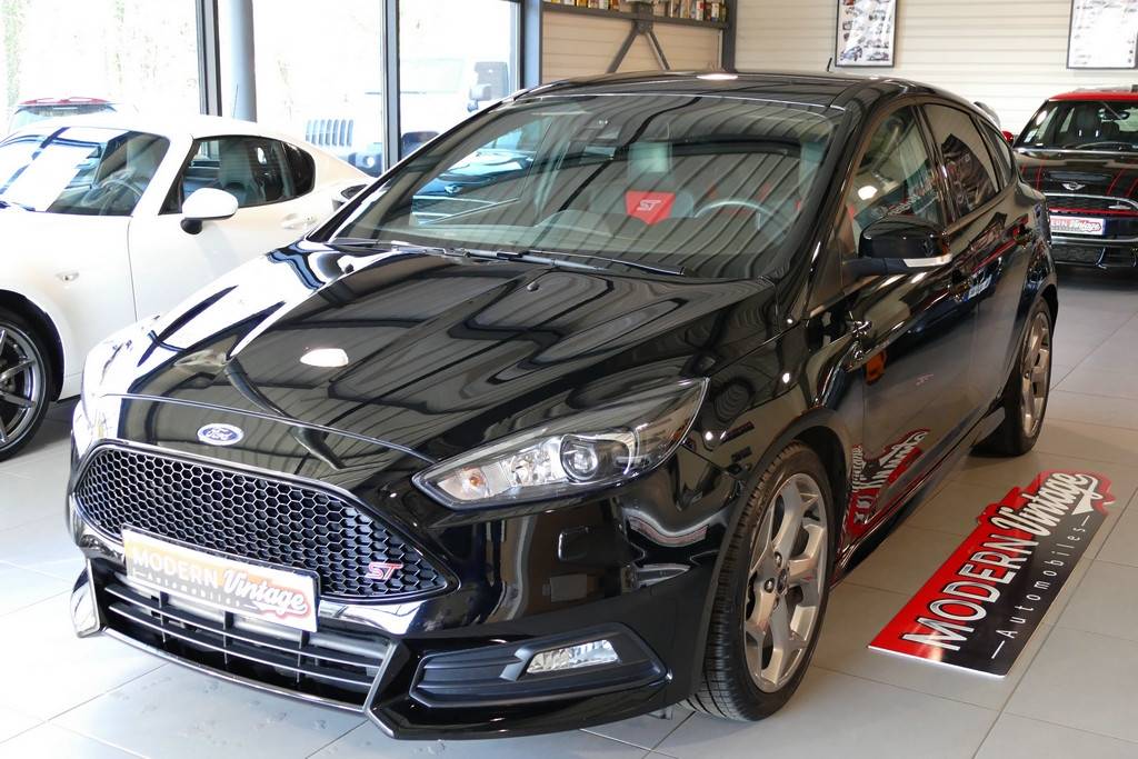 Ford Focus ST 2.0 Ecoboost 250cv Ford Focus ST 2.0 Ecoboost 250cv