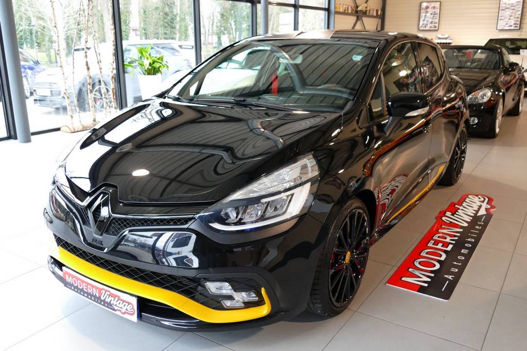 Renault Clio 4 RS18 Trophy 220 EDC Renault Clio 4 RS18 Trophy 220 EDC