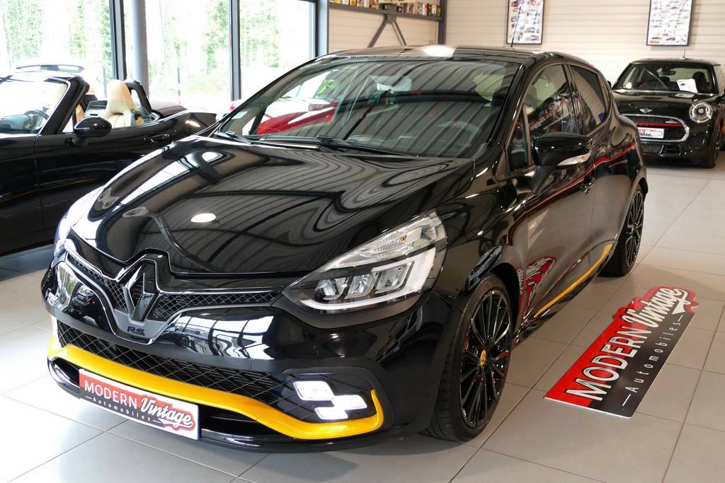 Renault Clio 4 RS18 Trophy 220 EDC Renault Clio 4 RS18 Trophy 220 EDC