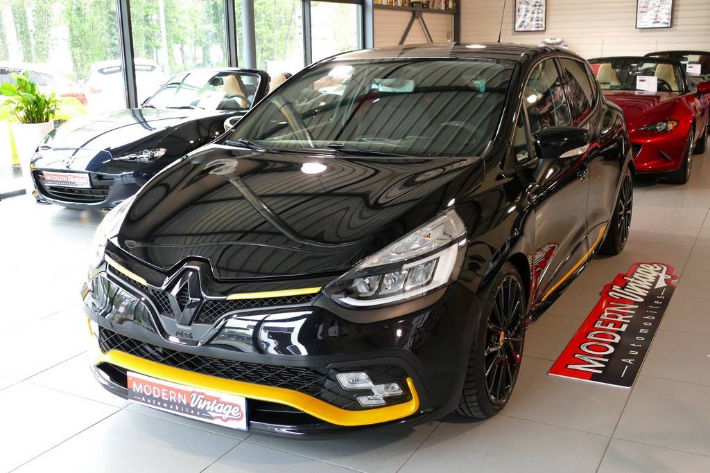 Renault Clio 4 RS18 Trophy 220 EDC Renault Clio 4 RS18 Trophy 220 EDC
