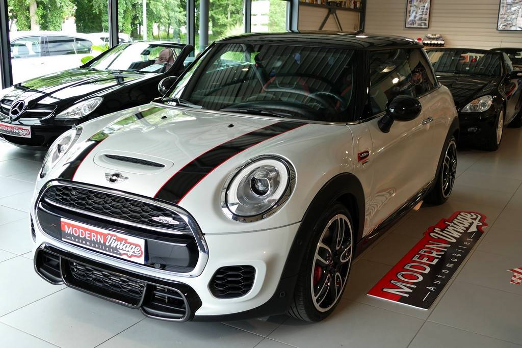 Mini Cooper John Cooper Works 231cv BVA6 Echpt JCW! Mini Cooper John Cooper Works 231cv BVA6 Echpt JCW!