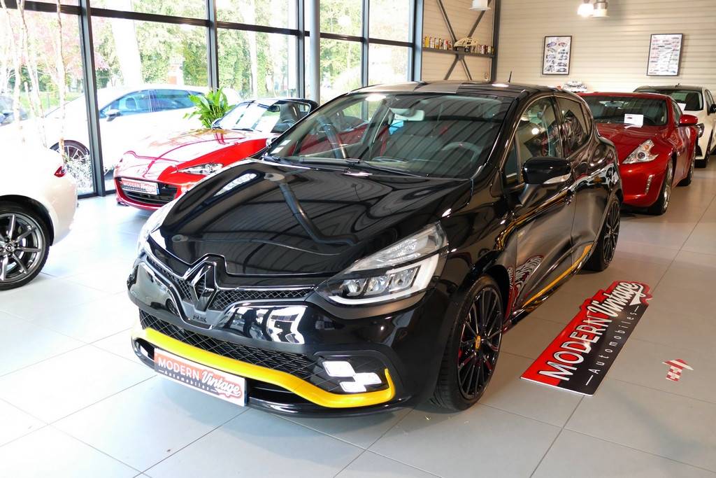 Renault Clio 4 RS18 Trophy 220 EDC N°029 Renault Clio 4 RS18 Trophy 220 EDC N°029
