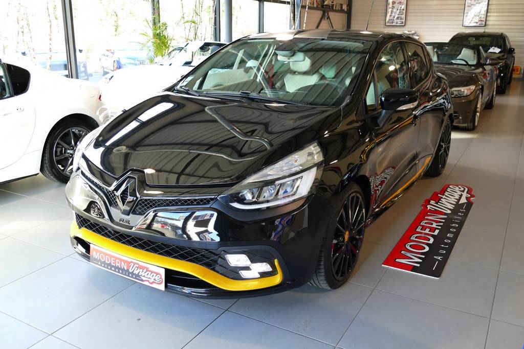 Renault Clio 4 RS18 Trophy 220 EDC Renault Clio 4 RS18 Trophy 220 EDC