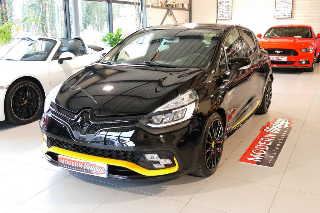 Renault Clio 4 RS18 Trophy 220 EDC N°859 Renault Clio 4 RS18 Trophy 220 EDC N°859