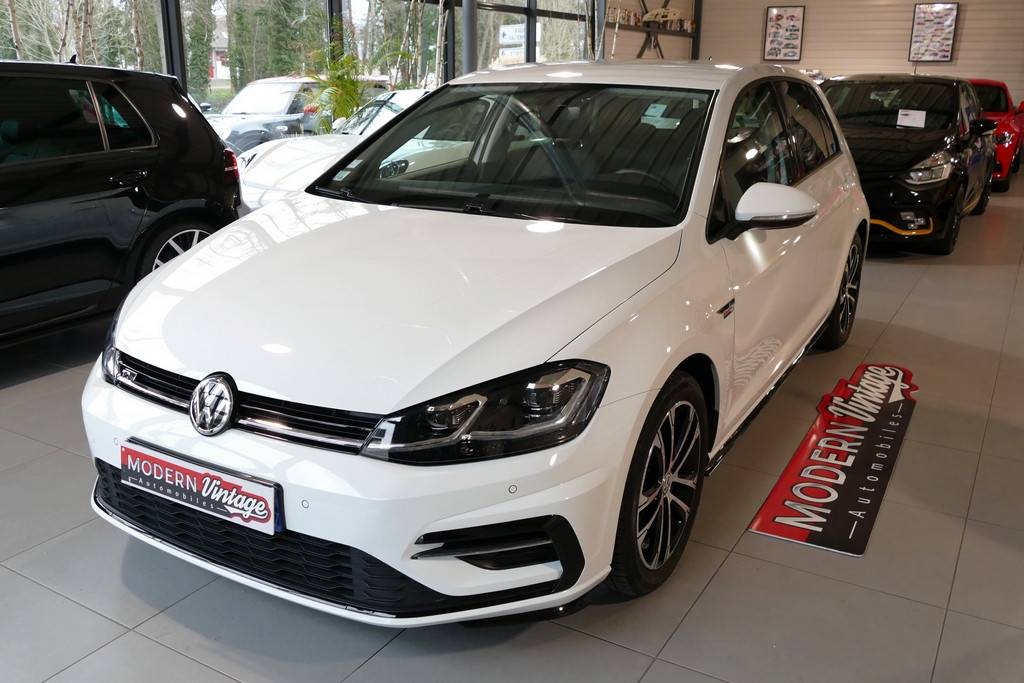 Volkswagen Golf VII 1.5 TSI EVO 150cv R-Line Volkswagen Golf VII 1.5 TSI EVO 150cv R-Line