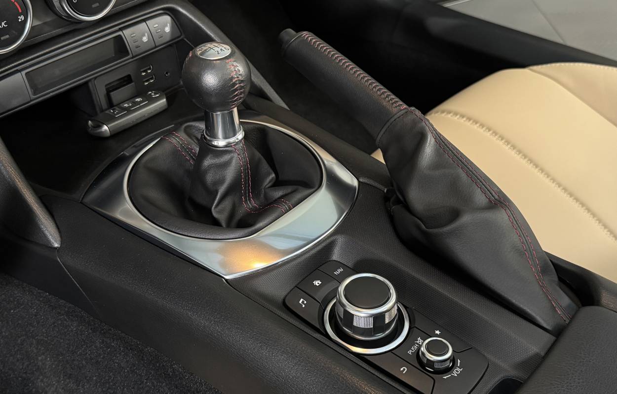 Mazda MX-5 ND 1.5 131cv Sakura 2