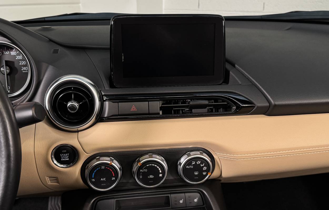 Mazda MX-5 ND 1.5 131cv Sakura 3