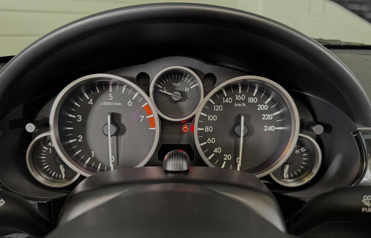 Mazda MX-5 NCFL Roadster 1.8 126cv Sendo 8