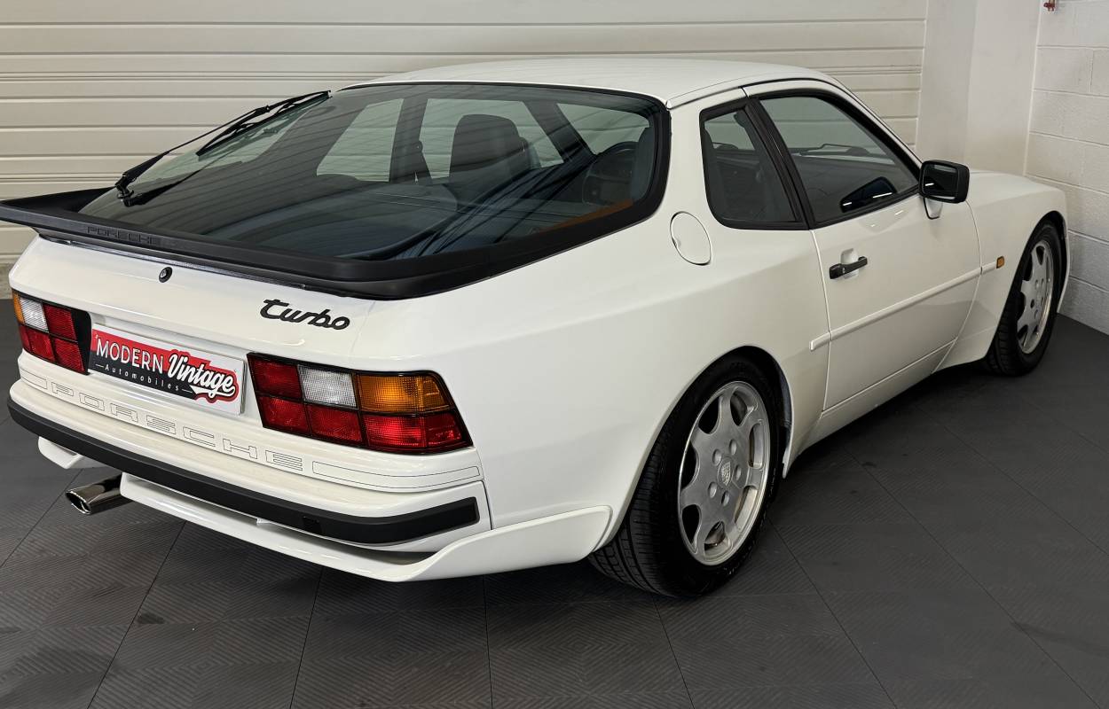 Porsche 944 Turbo 250cv 0