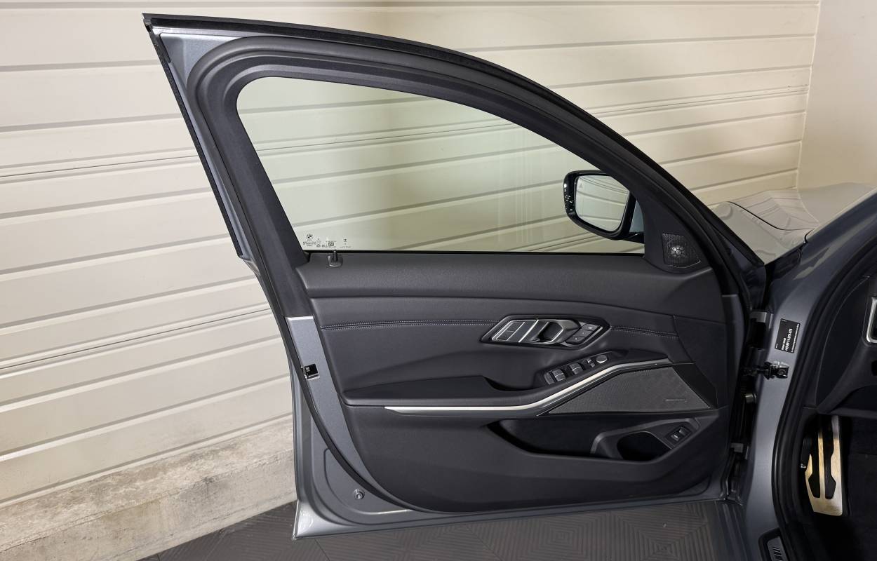 BMW 330d Touring M Sport G21 286cv 1