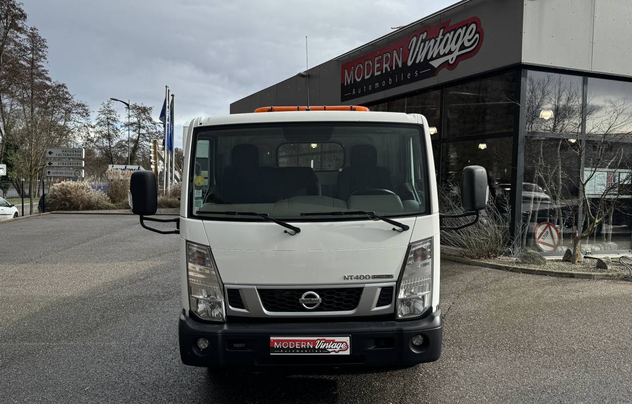 Nissan Cabstar NT400 2.5 136cv 0