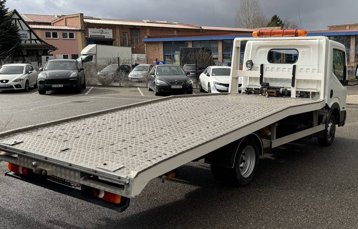 Nissan Cabstar NT400 2.5 136cv 2