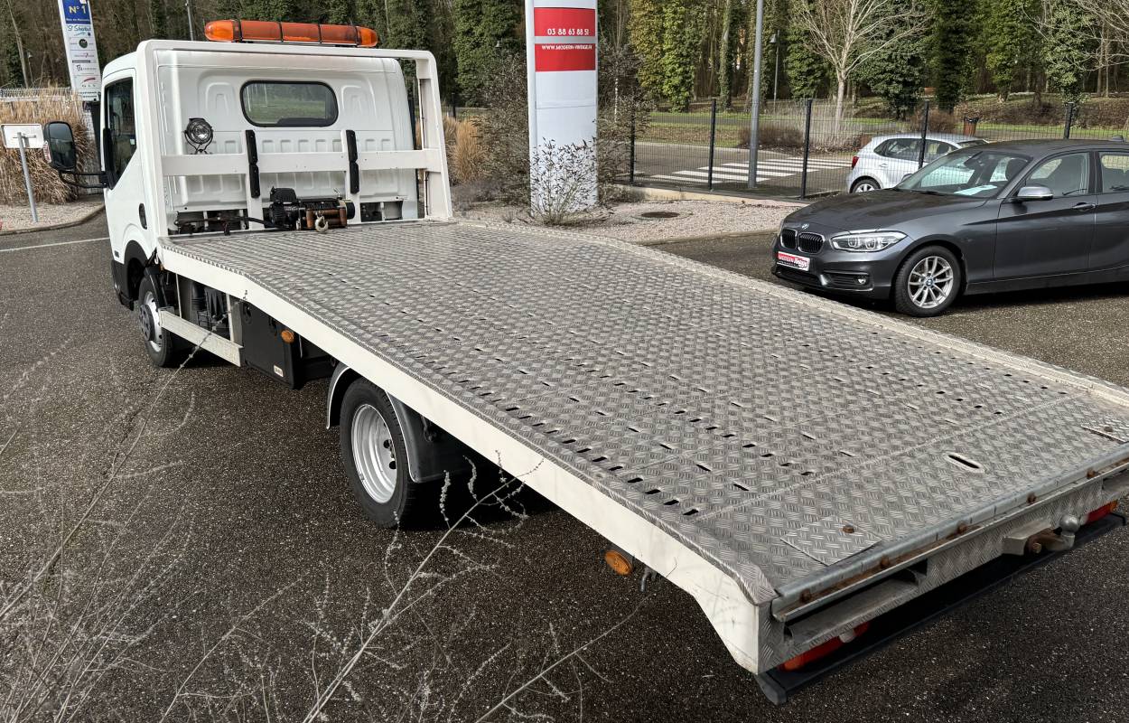 Nissan Cabstar NT400 2.5 136cv 4