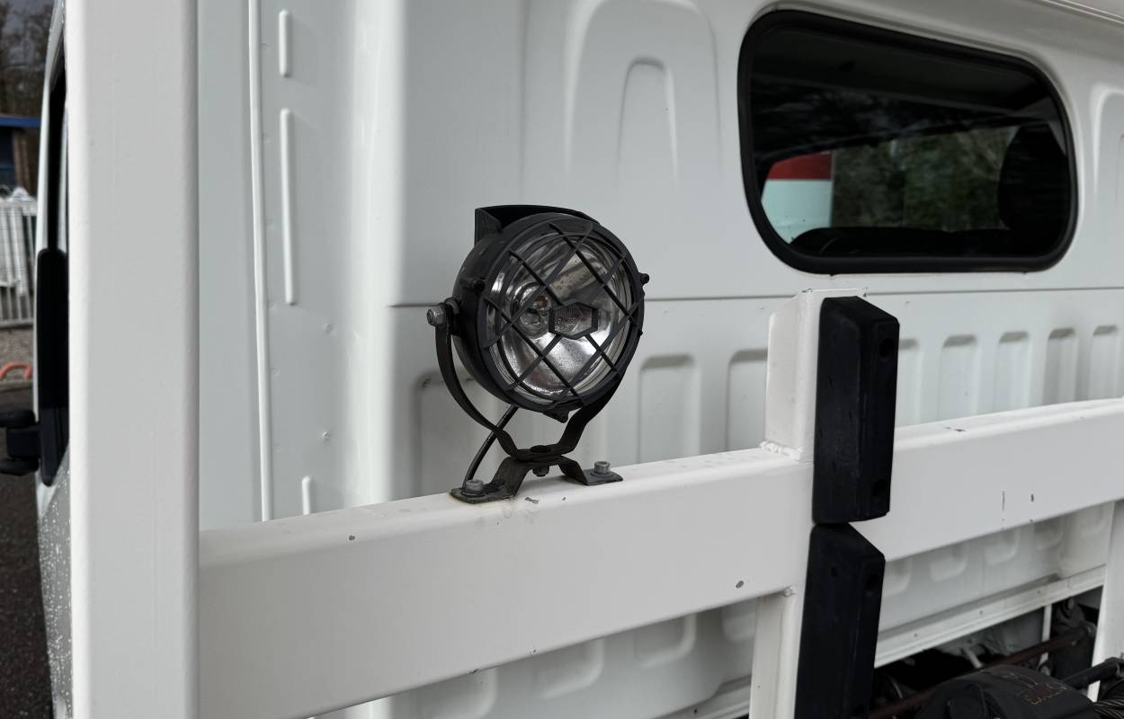 Nissan Cabstar NT400 2.5 136cv 6