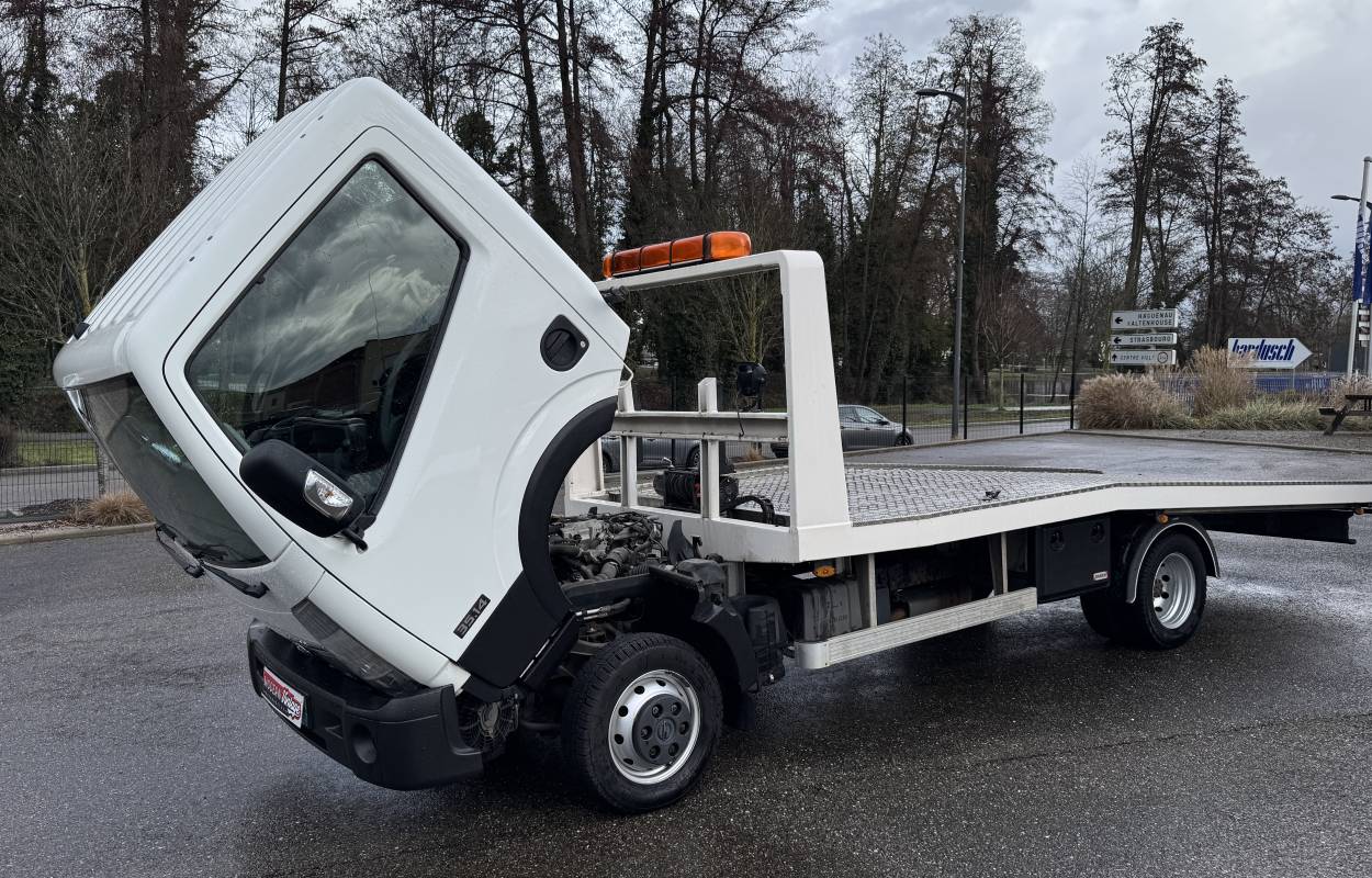 Nissan Cabstar NT400 2.5 136cv 0