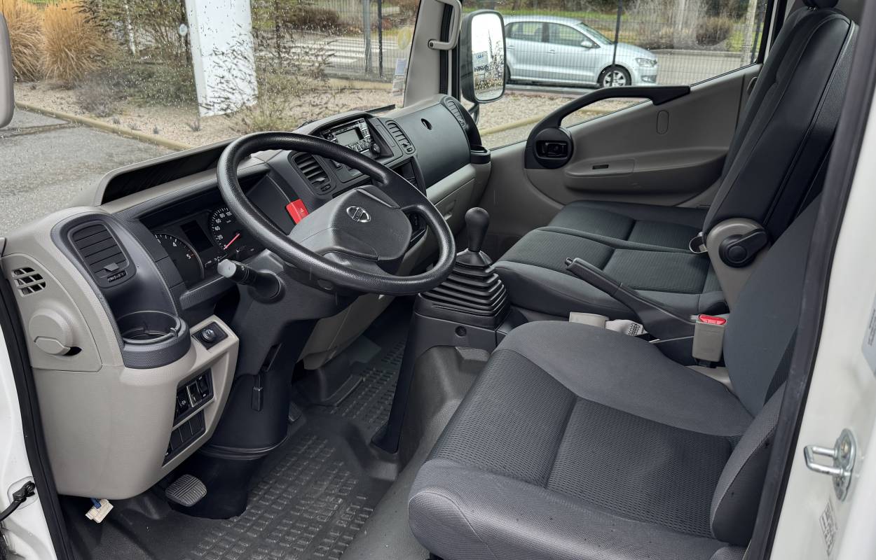 Nissan Cabstar NT400 2.5 136cv 6