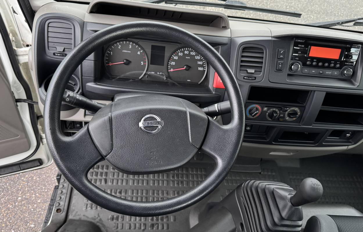 Nissan Cabstar NT400 2.5 136cv 7
