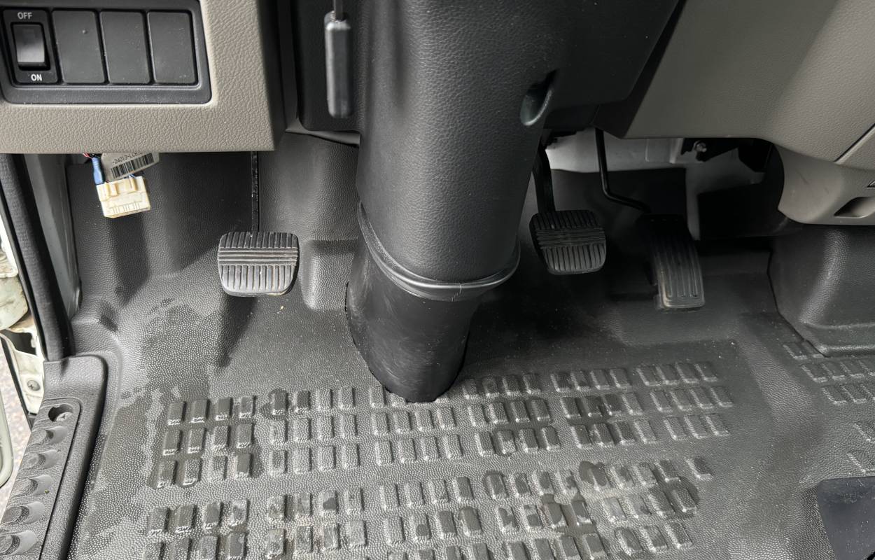 Nissan Cabstar NT400 2.5 136cv 4