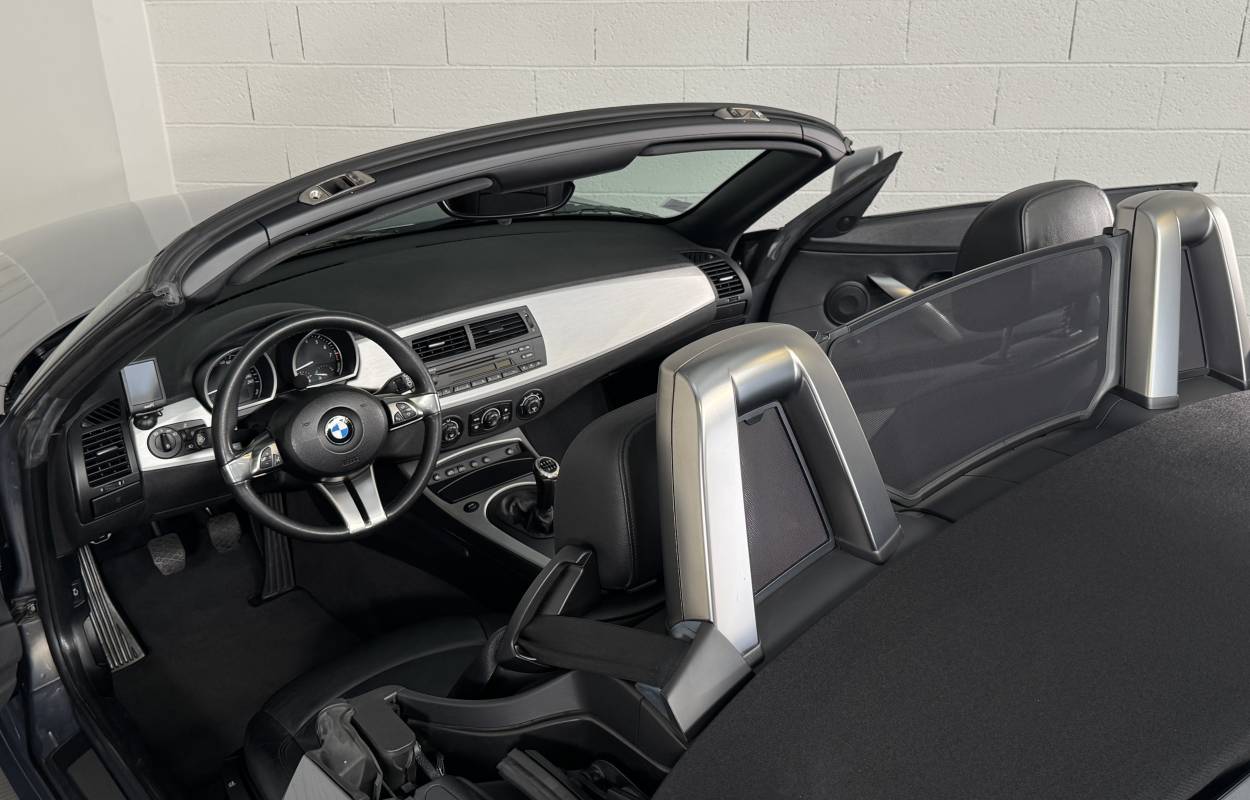 BMW Z4 E85 2.5si Roadster 218cv Individual 3