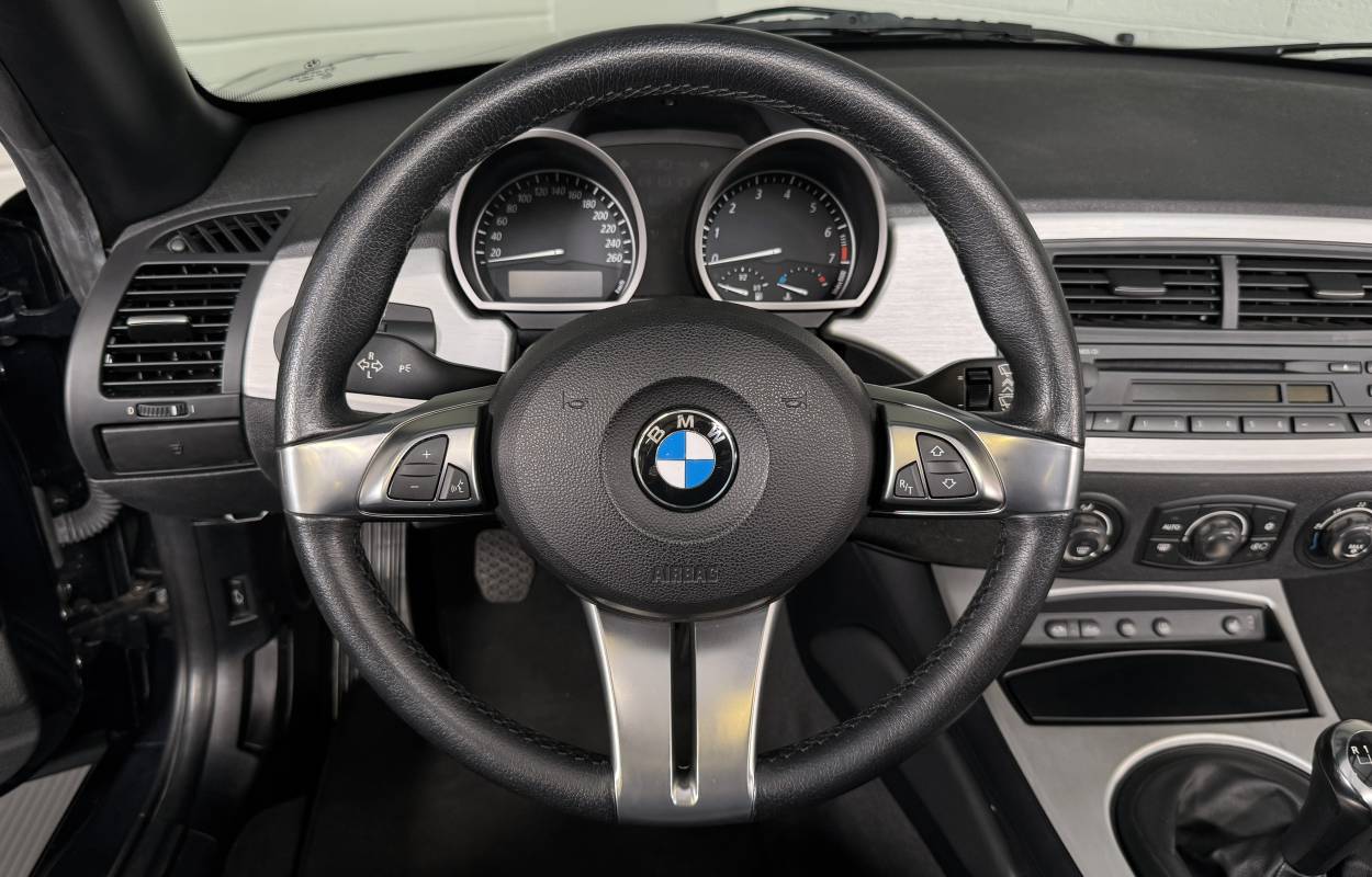 BMW Z4 2.5i Roadster 177cv 9
