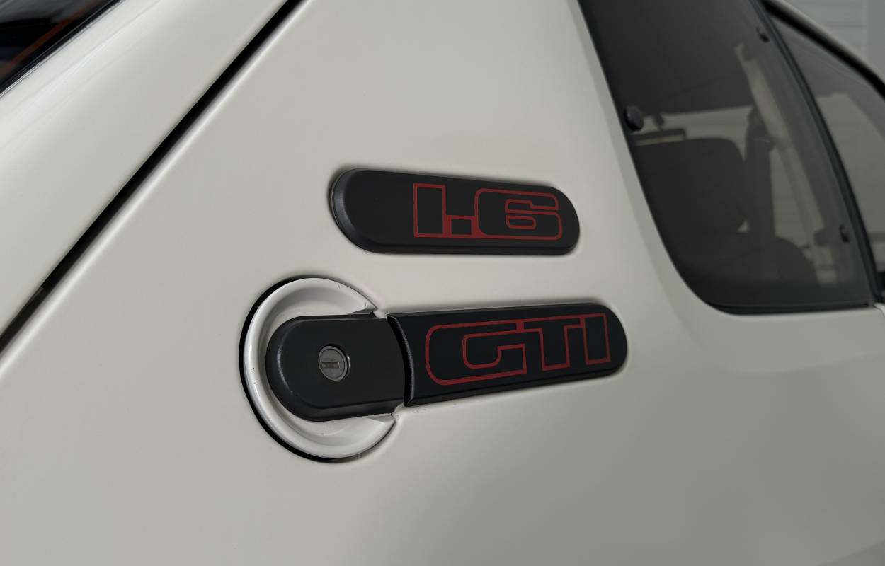 Peugeot 205 GTI 1.6 115cv Phase 1 6