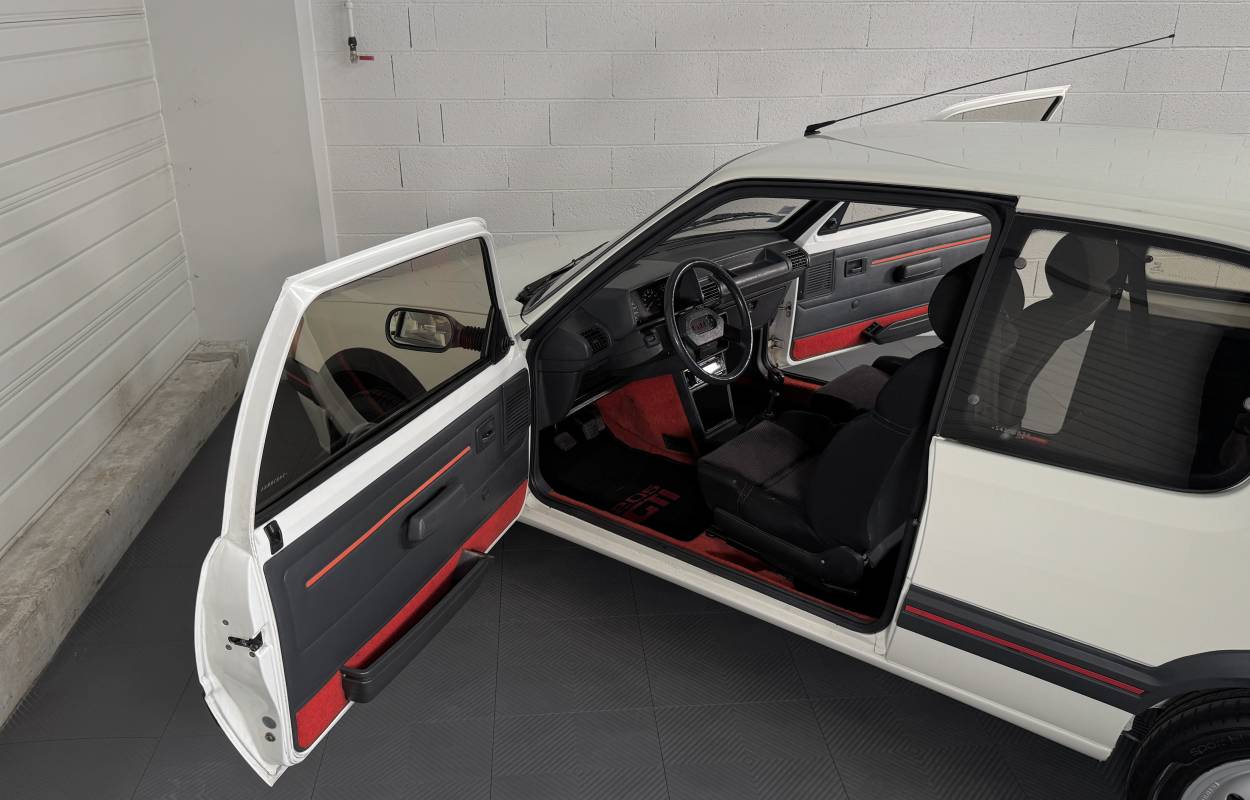 Peugeot 205 GTI 1.6 115cv Phase 1 8
