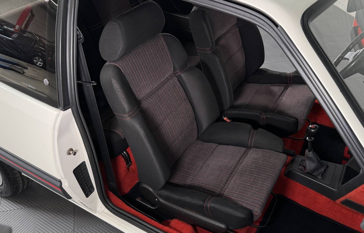 Peugeot 205 GTI 1.6 115cv Phase 1 3