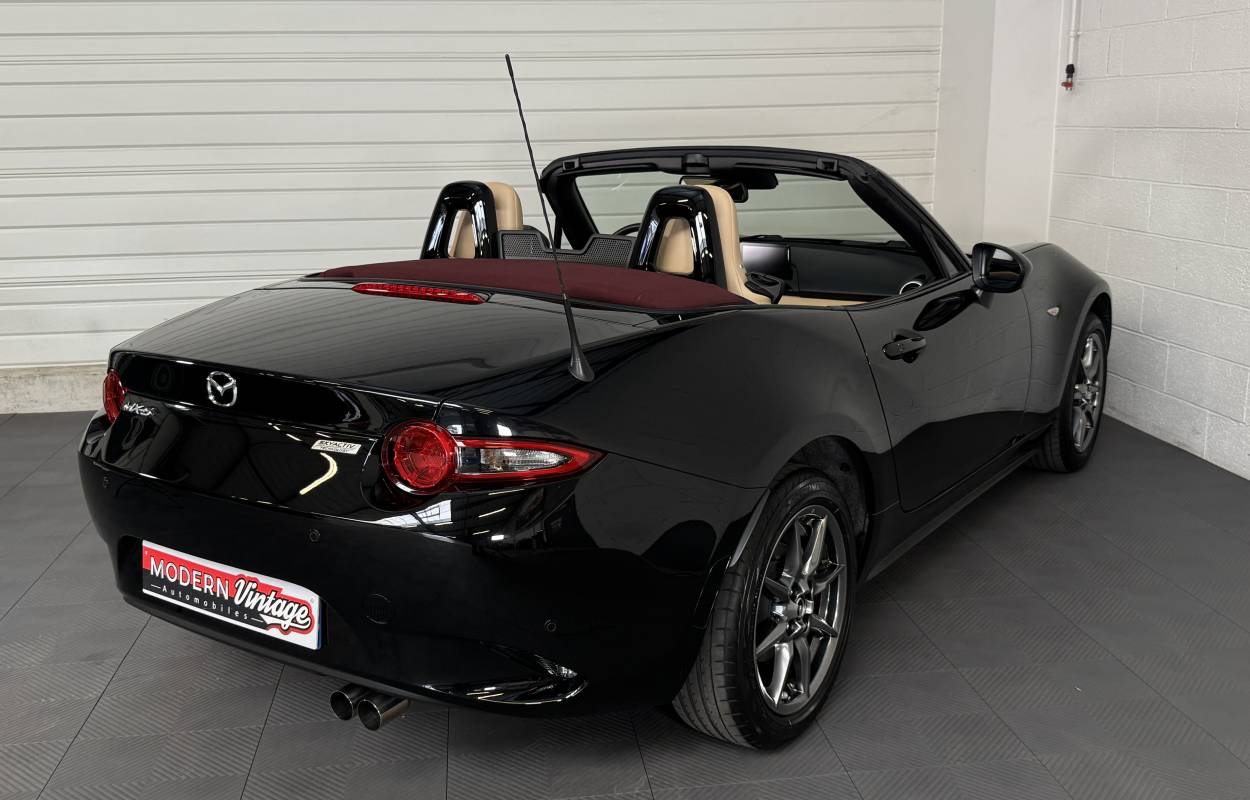 Mazda MX-5 ND 1.5 131cv Sakura 10