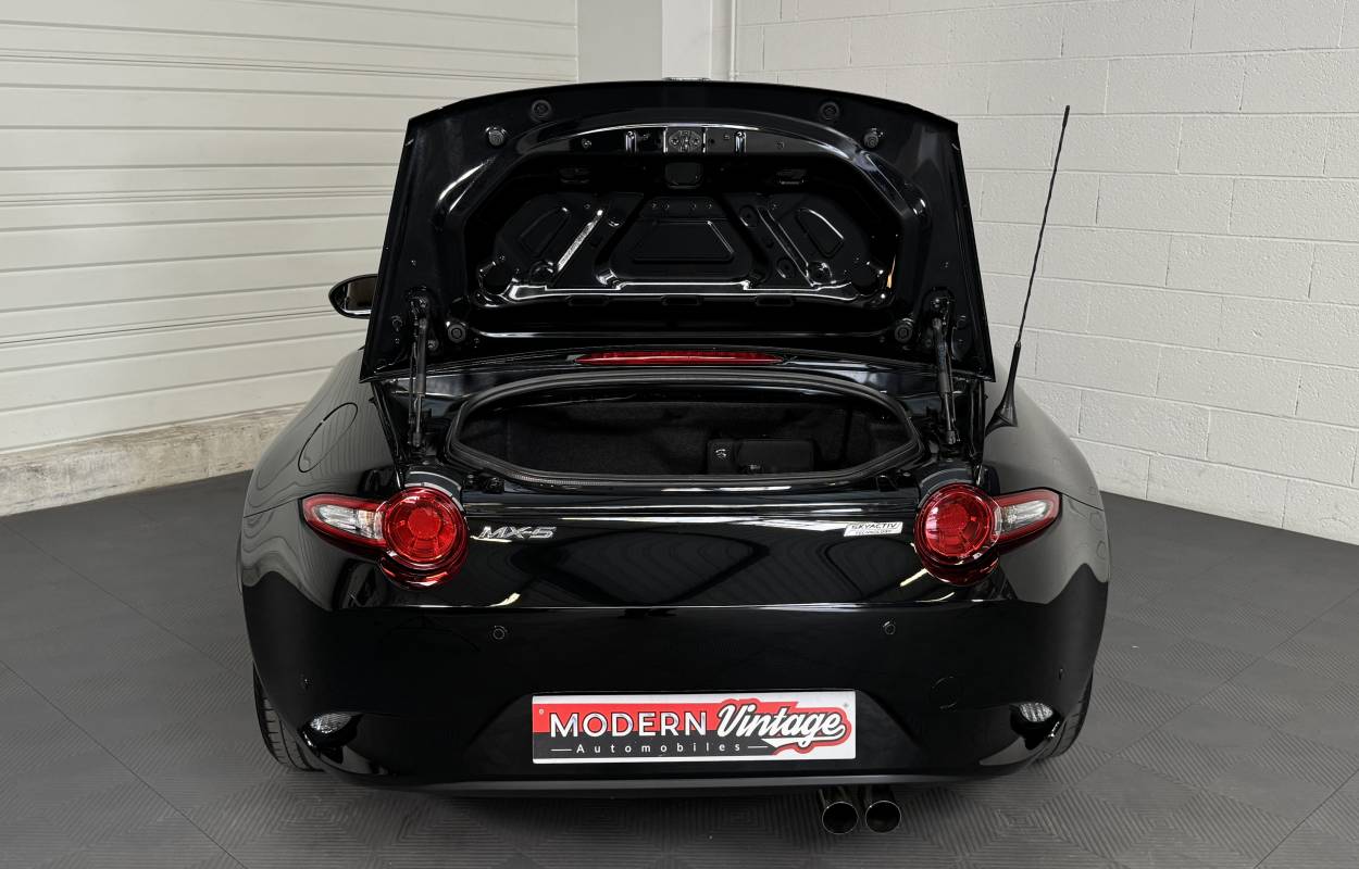 Mazda MX-5 ND 1.5 131cv Sakura 2