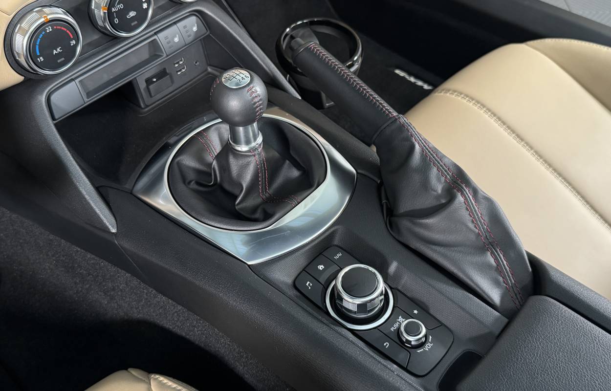Mazda MX-5 ND 1.5 131cv Sakura 1