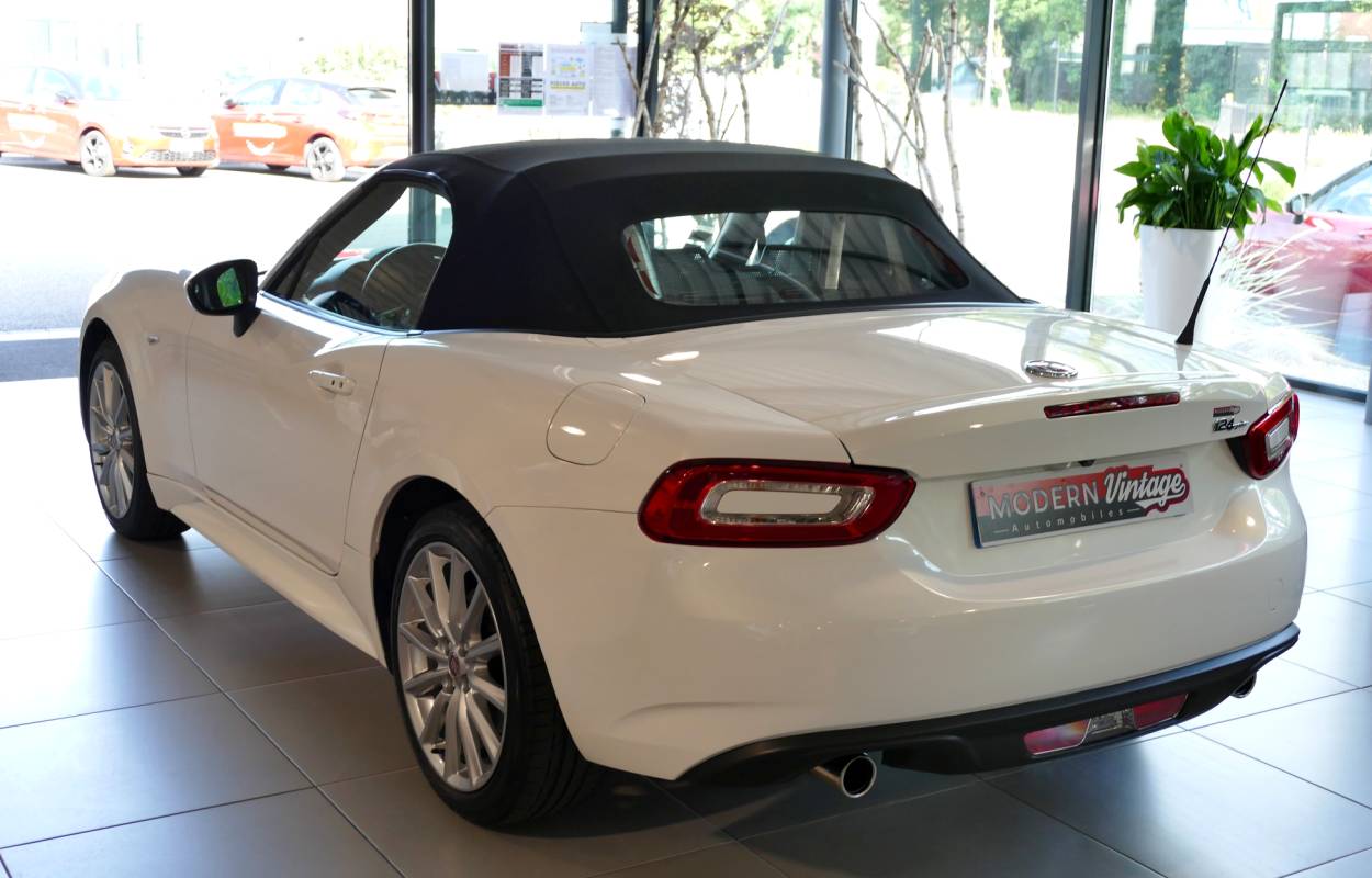 Fiat 124 Spider 1.4 MultiAir Turbo 18